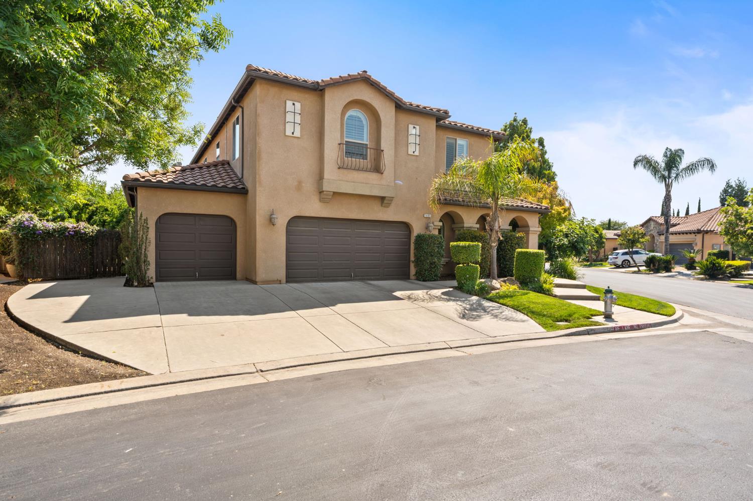 1495 E Via Mirasol Lane