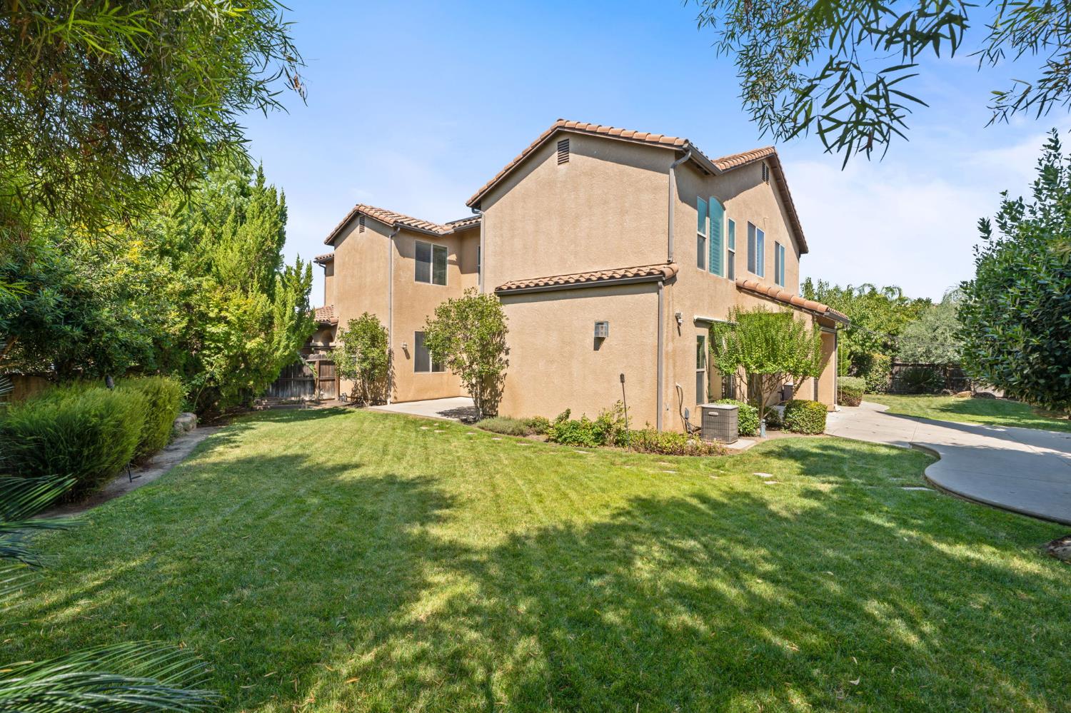 1495 E Via Mirasol Lane