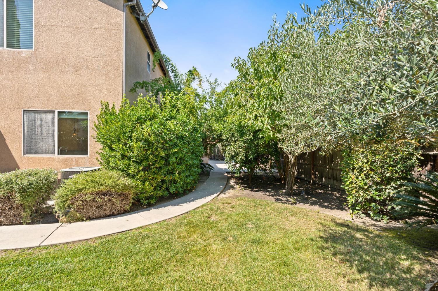 1495 E Via Mirasol Lane