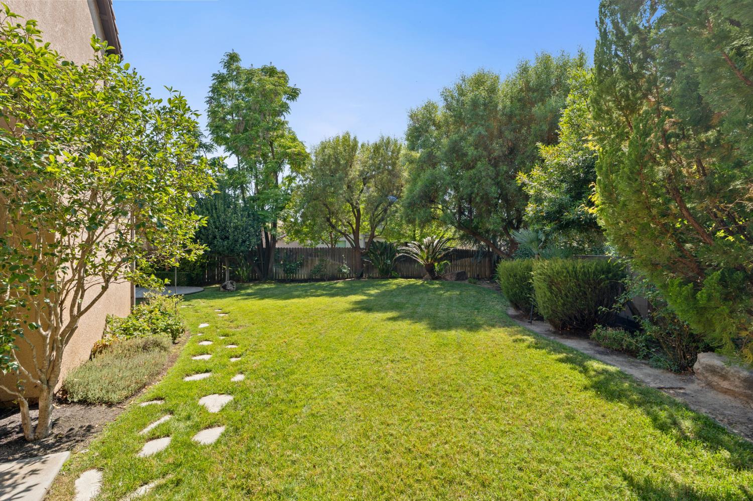 1495 E Via Mirasol Lane