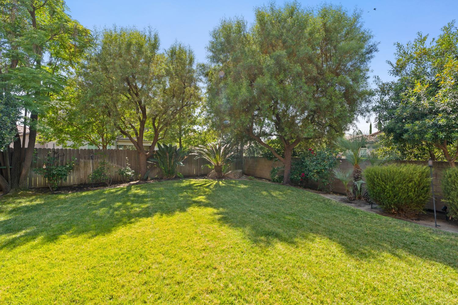 1495 E Via Mirasol Lane