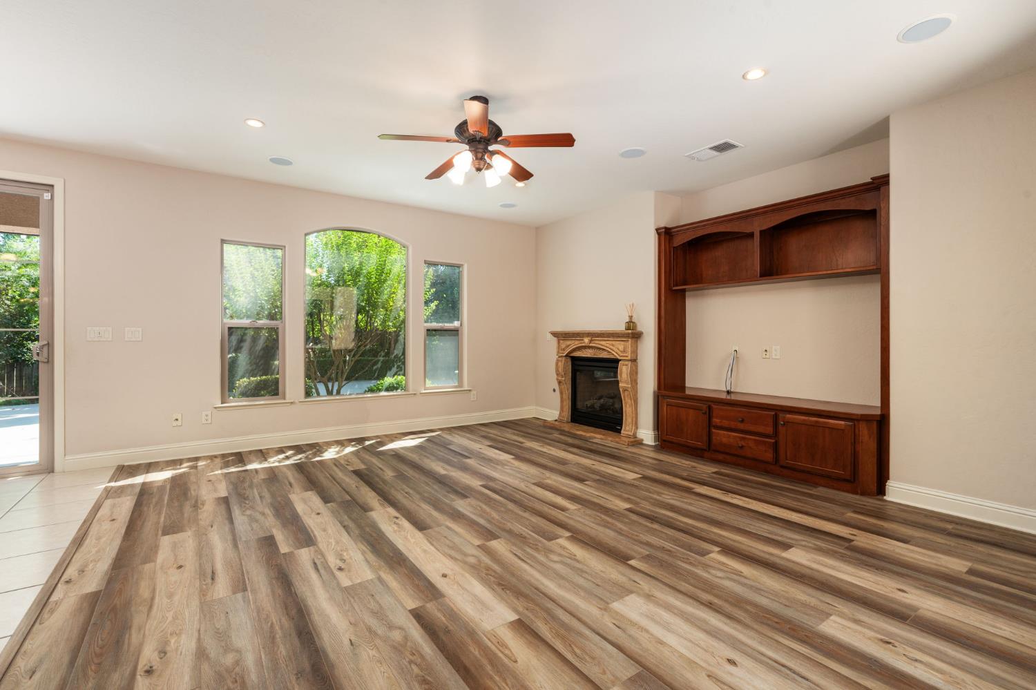 1495 E Via Mirasol Lane