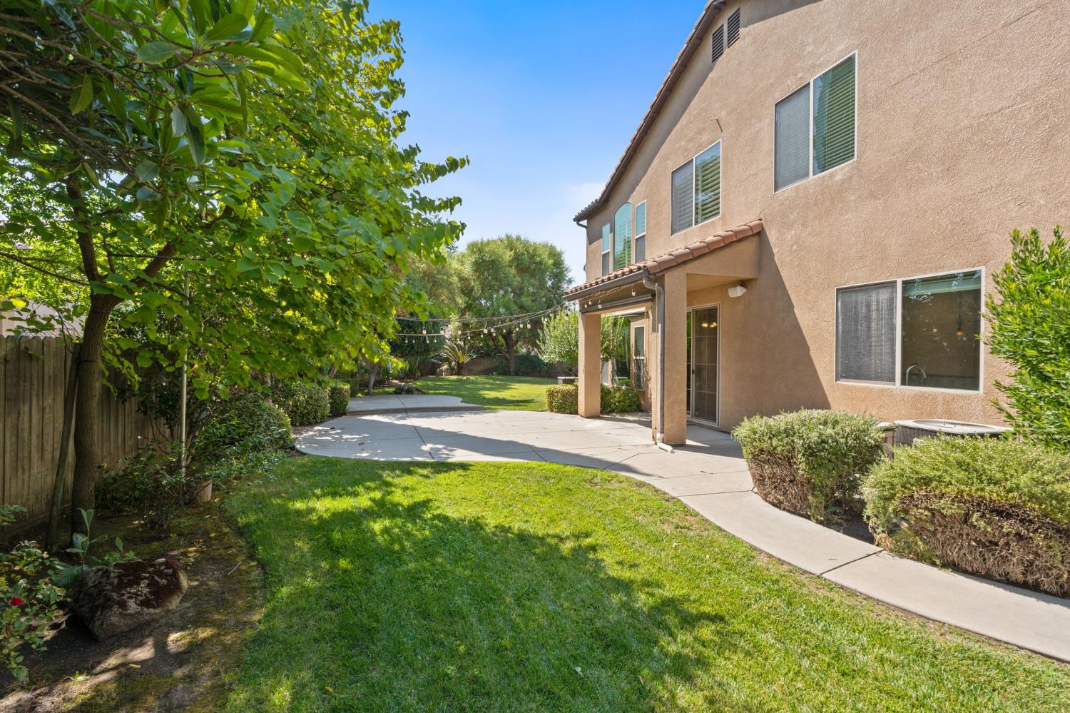 1495 E Via Mirasol Lane