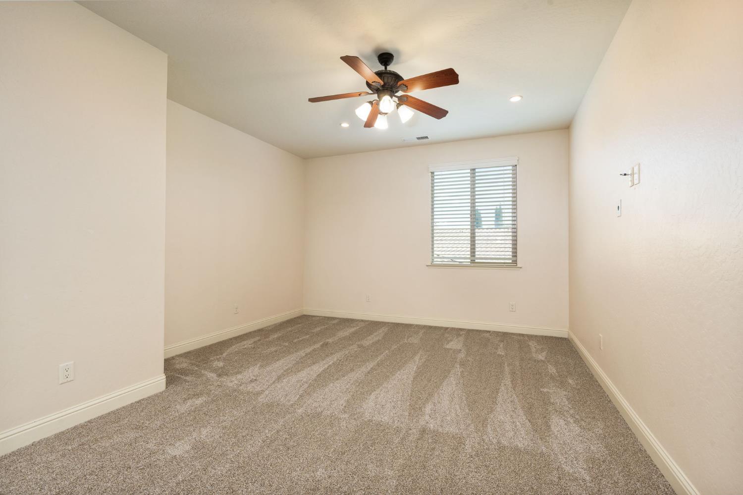 1495 E Via Mirasol Lane