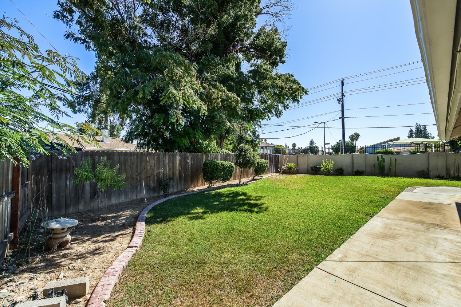 1250 E Shaw Avenue # 101
