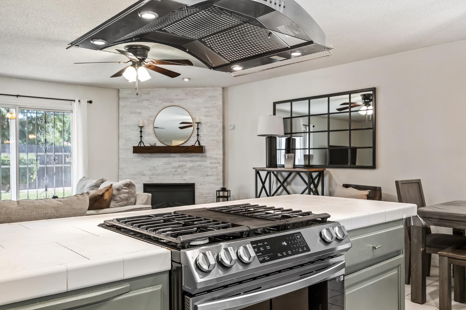 1250 E Shaw Avenue # 101