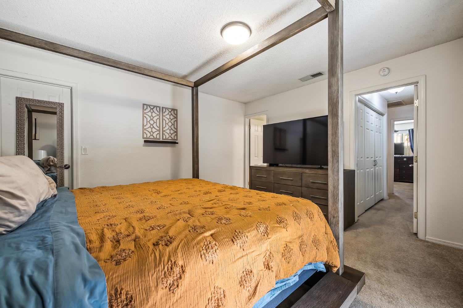 1250 E Shaw Avenue # 101