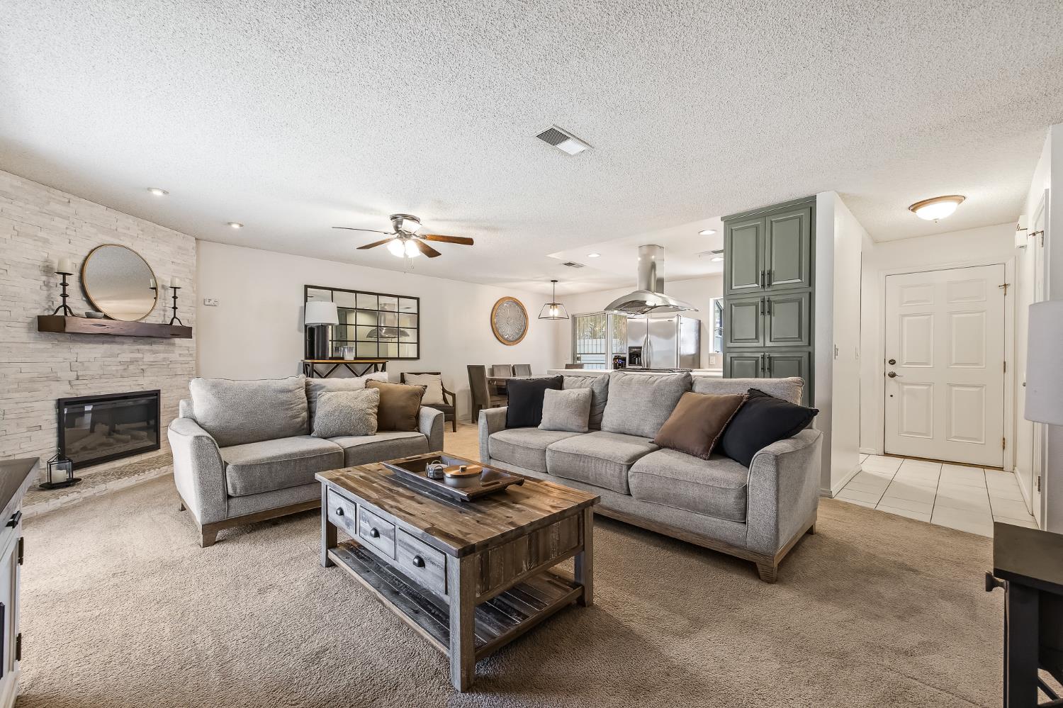 1250 E Shaw Avenue # 101