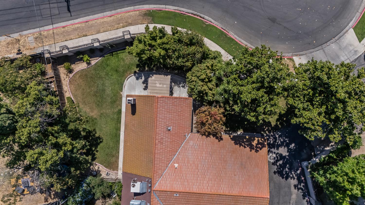 1250 E Shaw Avenue # 101