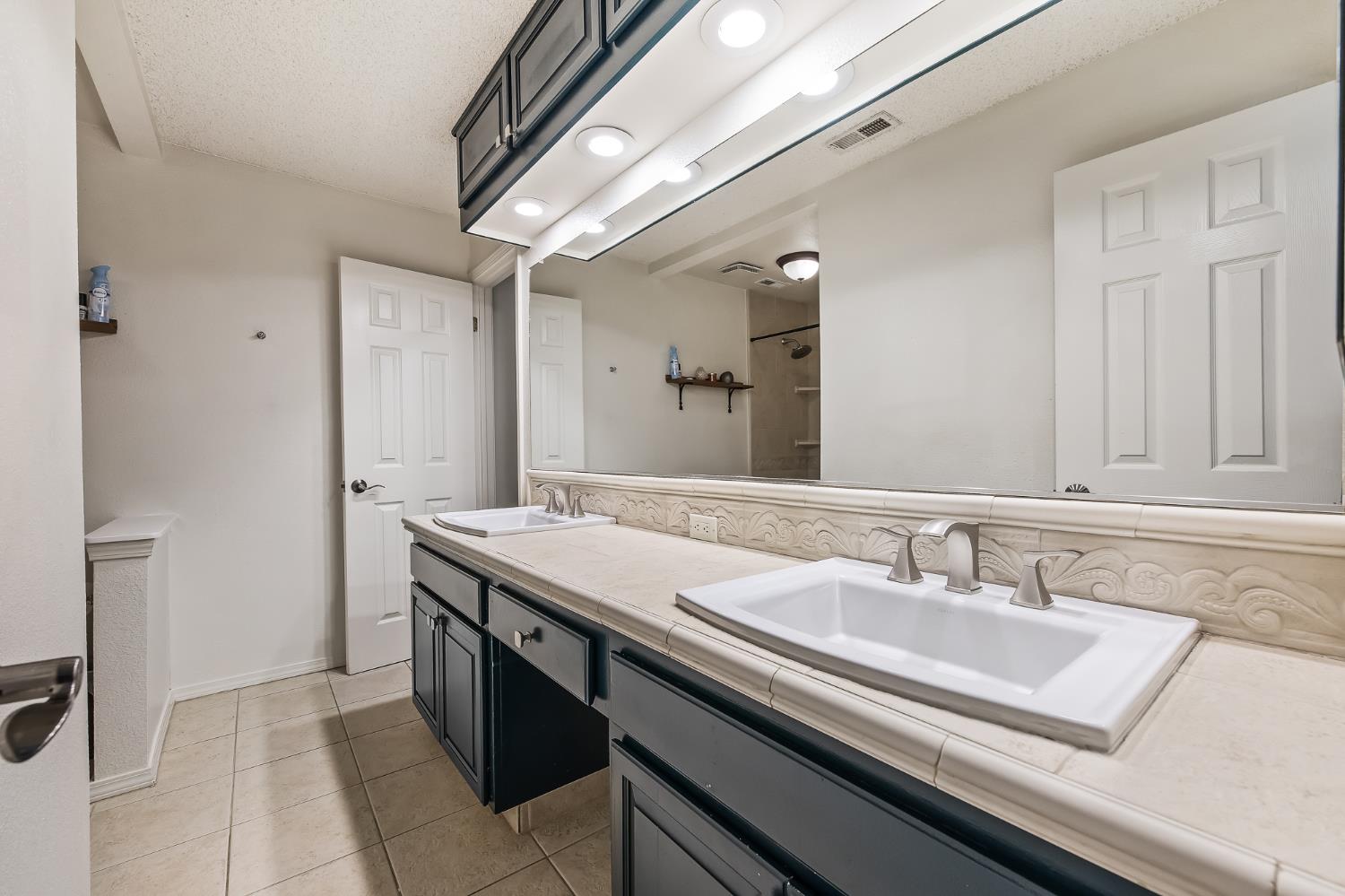 1250 E Shaw Avenue # 101