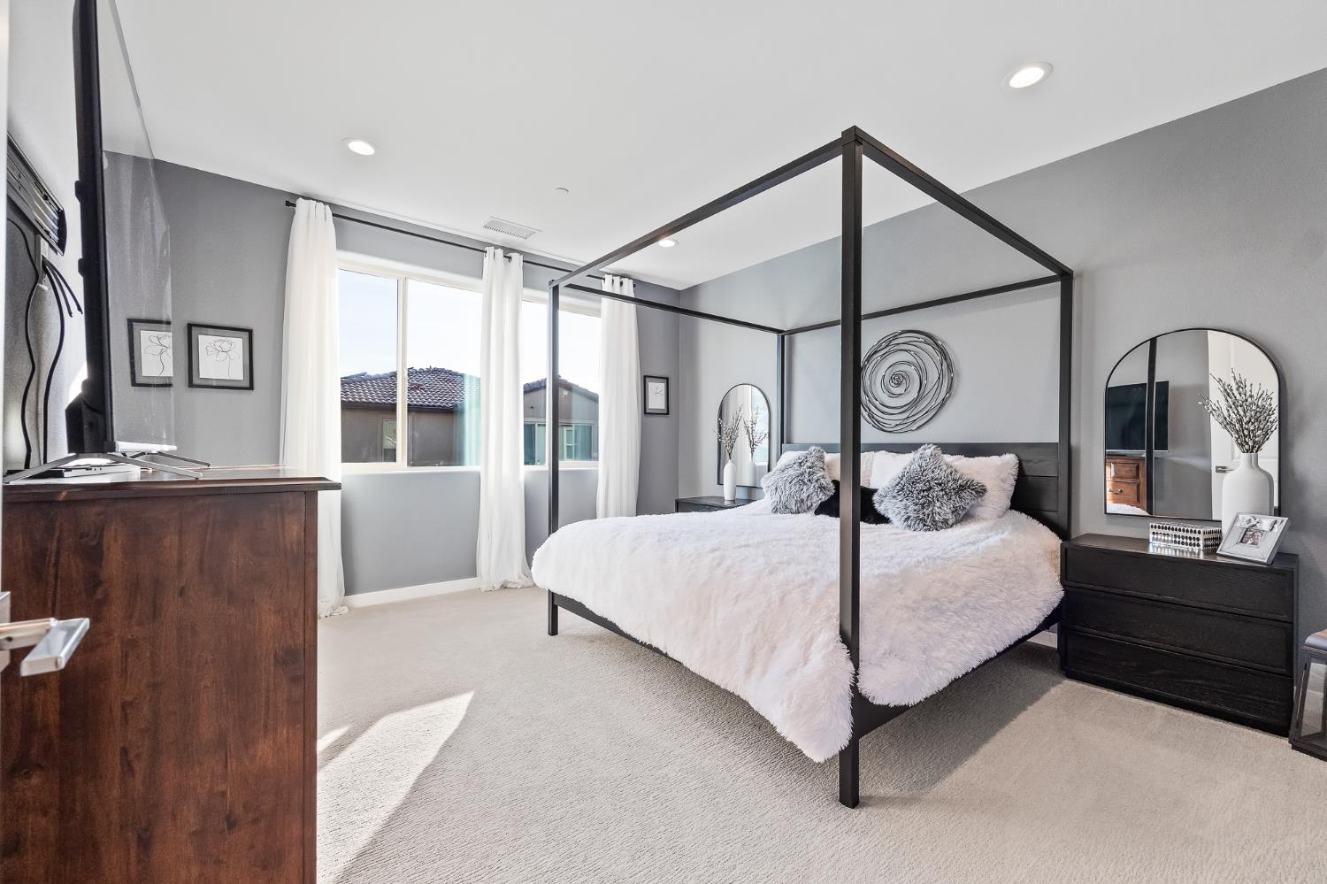 4368 Horizon Drive