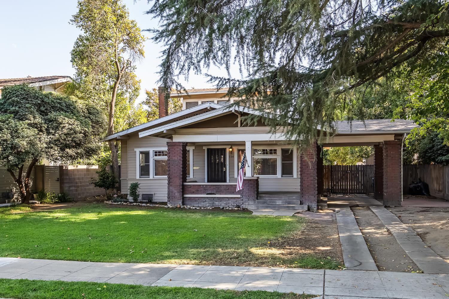 734 E Peralta Way