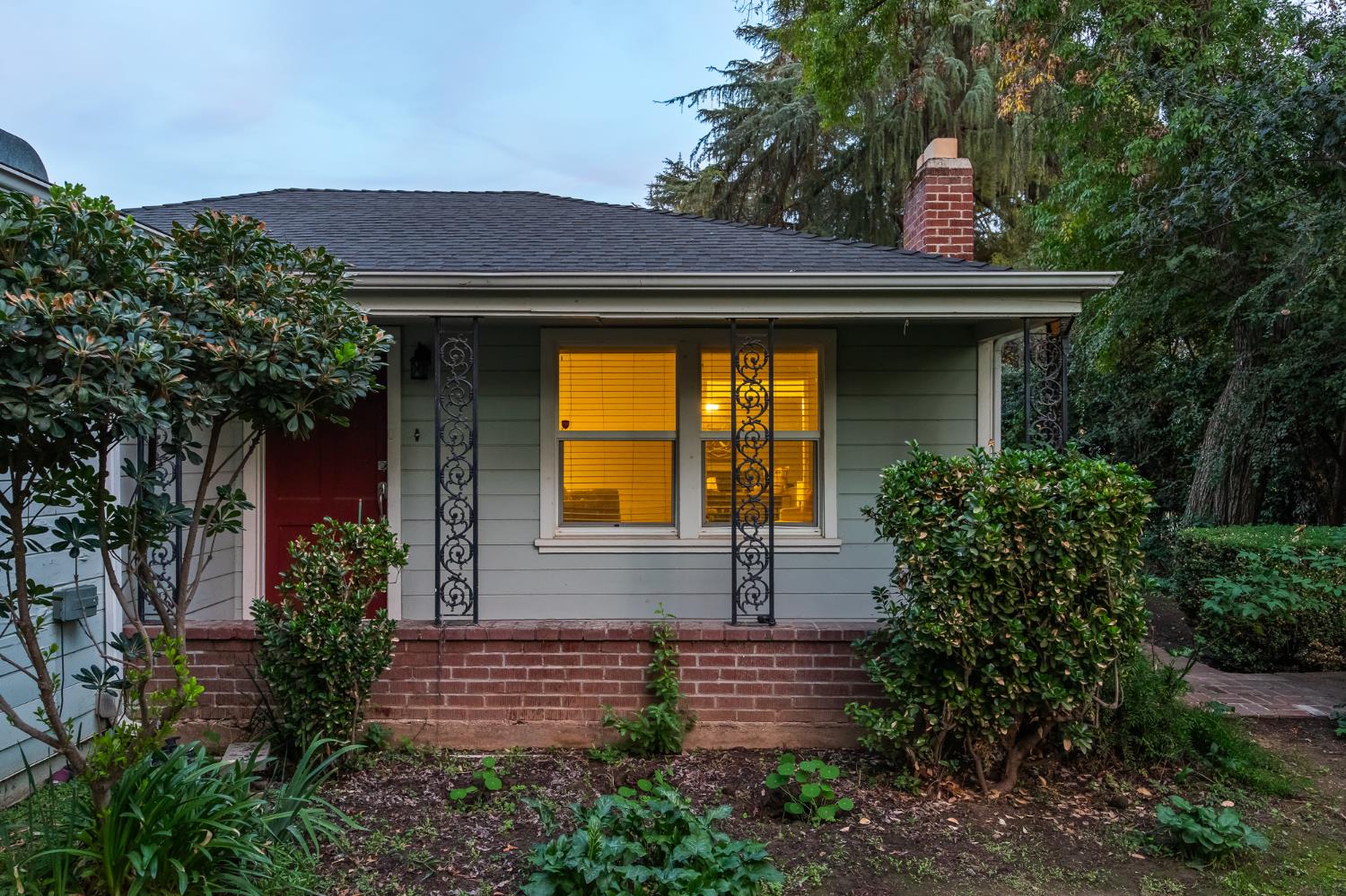 3508 N Van Ness Boulevard