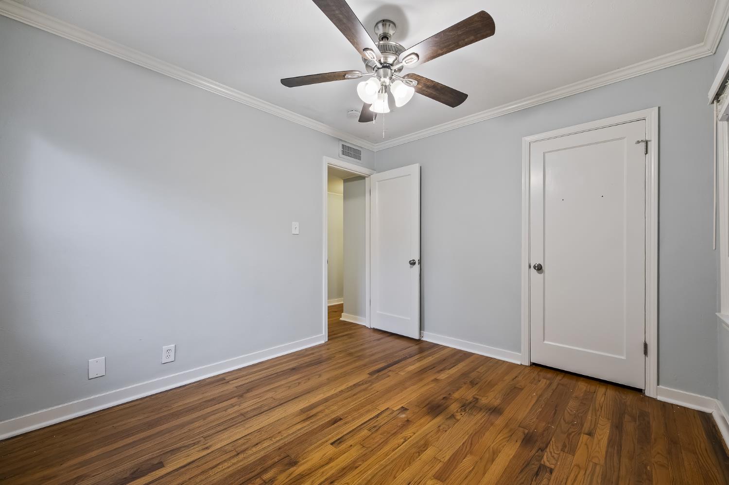 3508 N Van Ness Boulevard