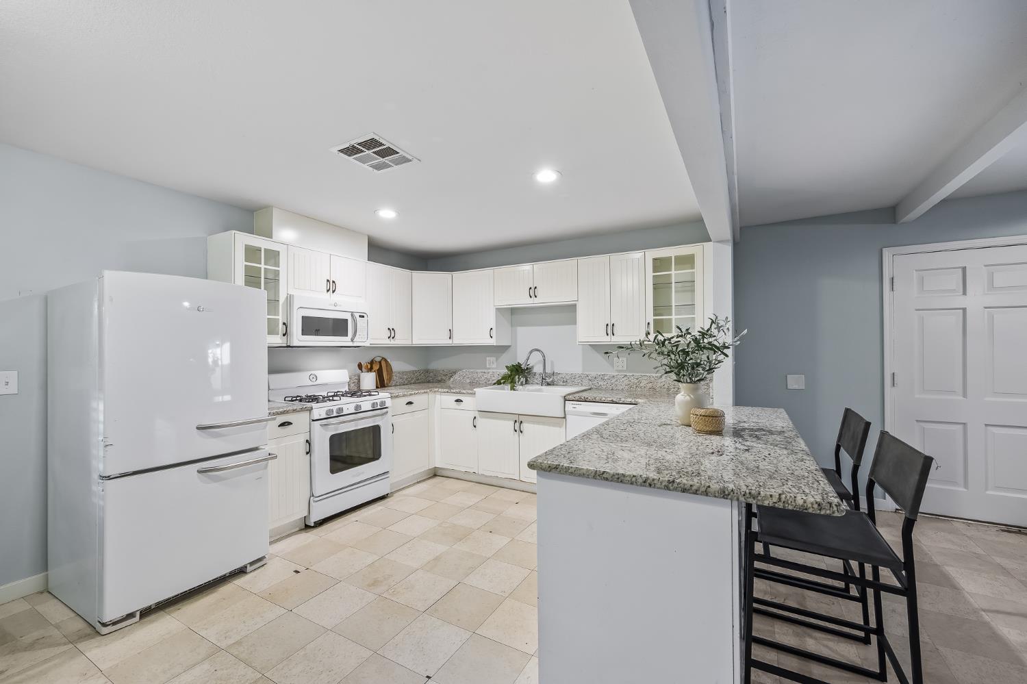 3508 N Van Ness Boulevard