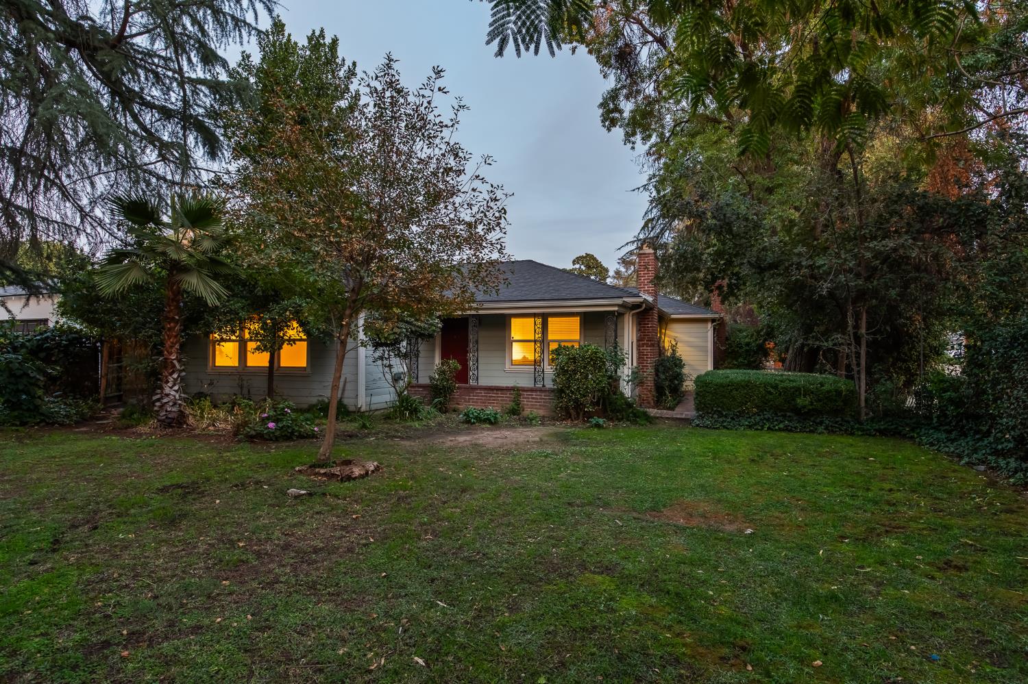3508 N Van Ness Boulevard