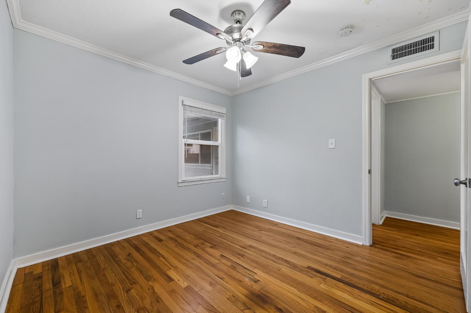 3508 N Van Ness Boulevard