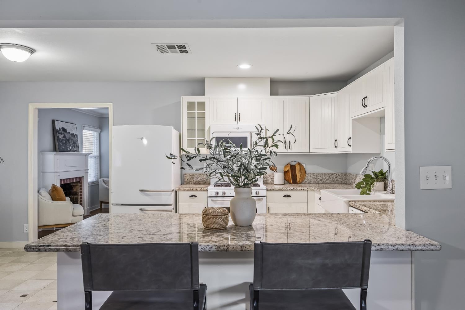 3508 N Van Ness Boulevard