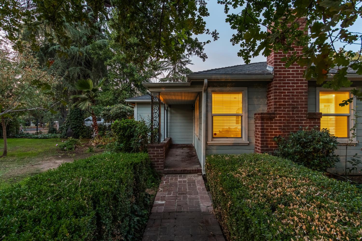 3508 N Van Ness Boulevard