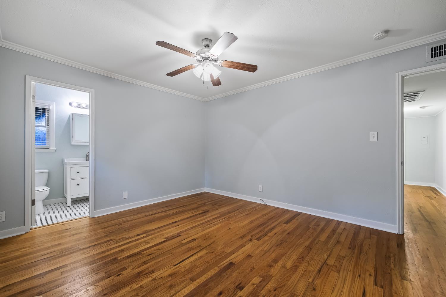 3508 N Van Ness Boulevard