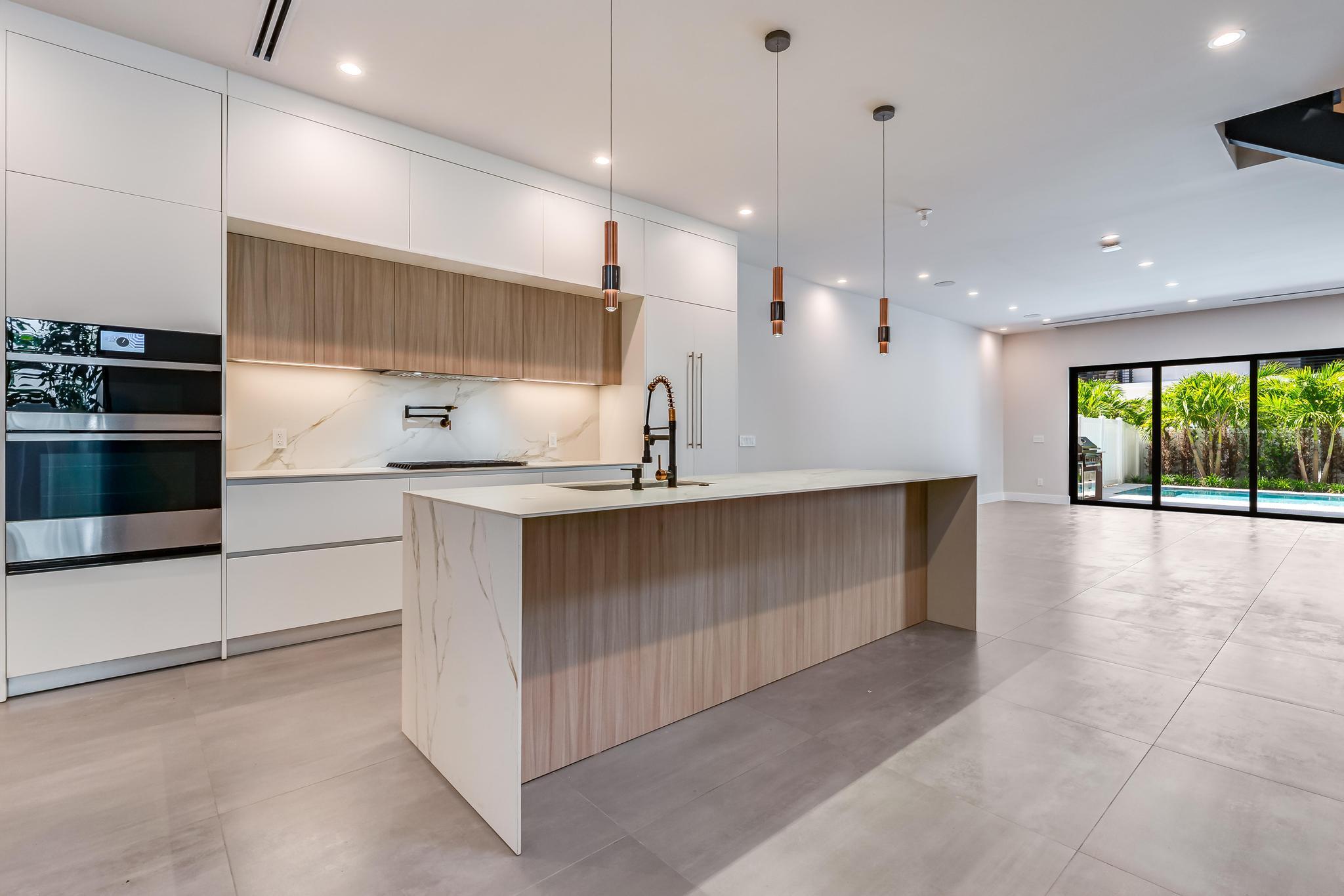 919 NE 17th Terrace A