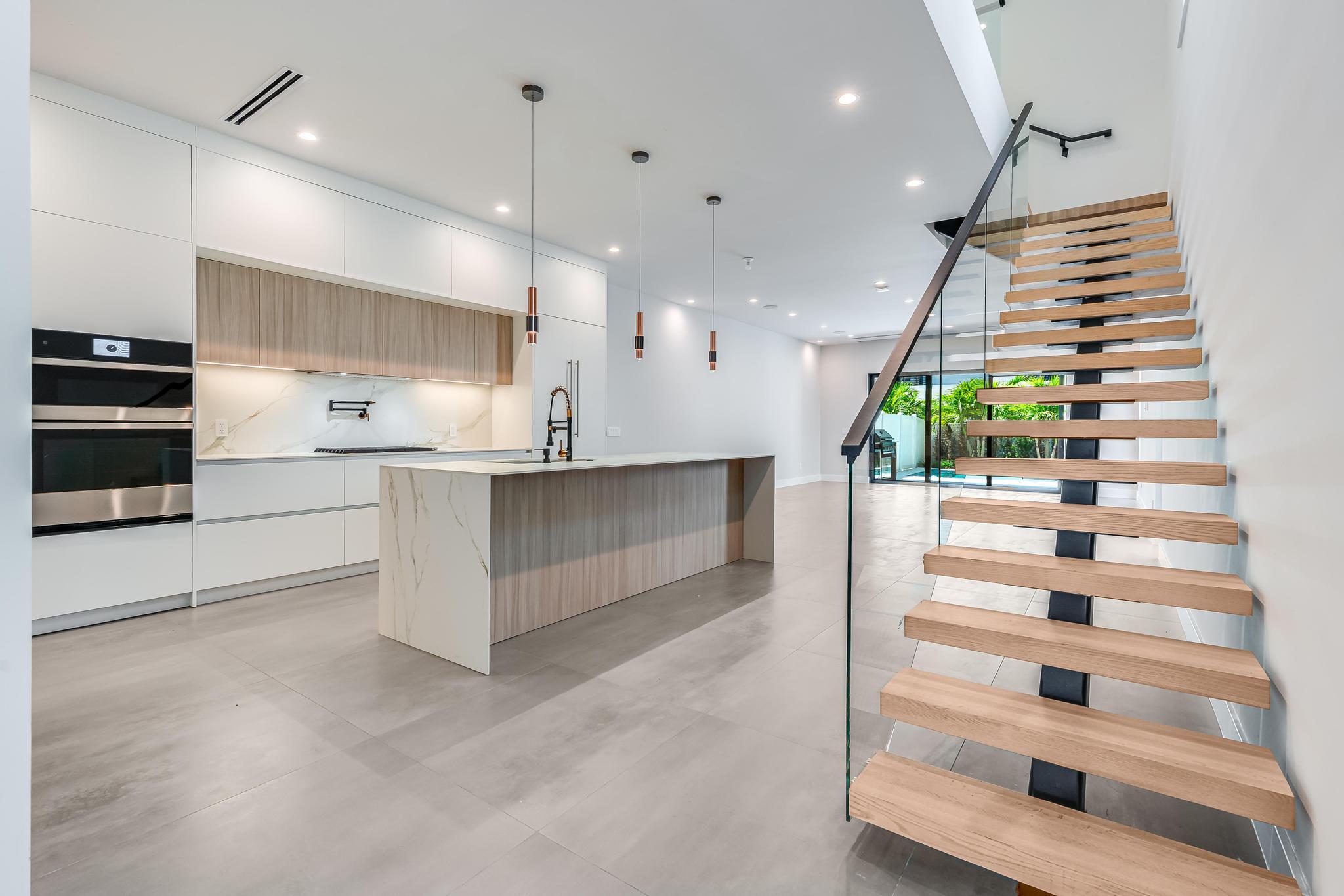 919 NE 17th Terrace A