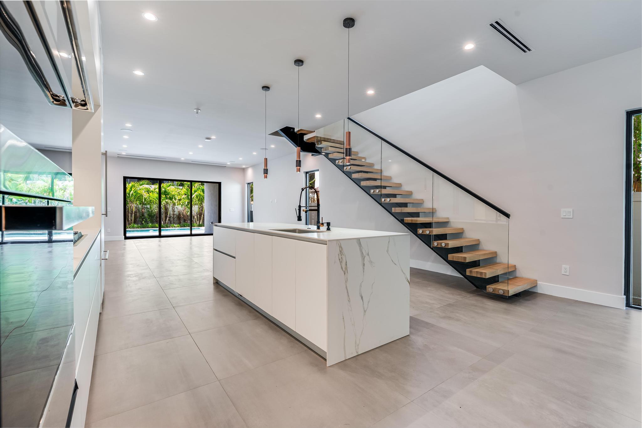 919 NE 17th Terrace A