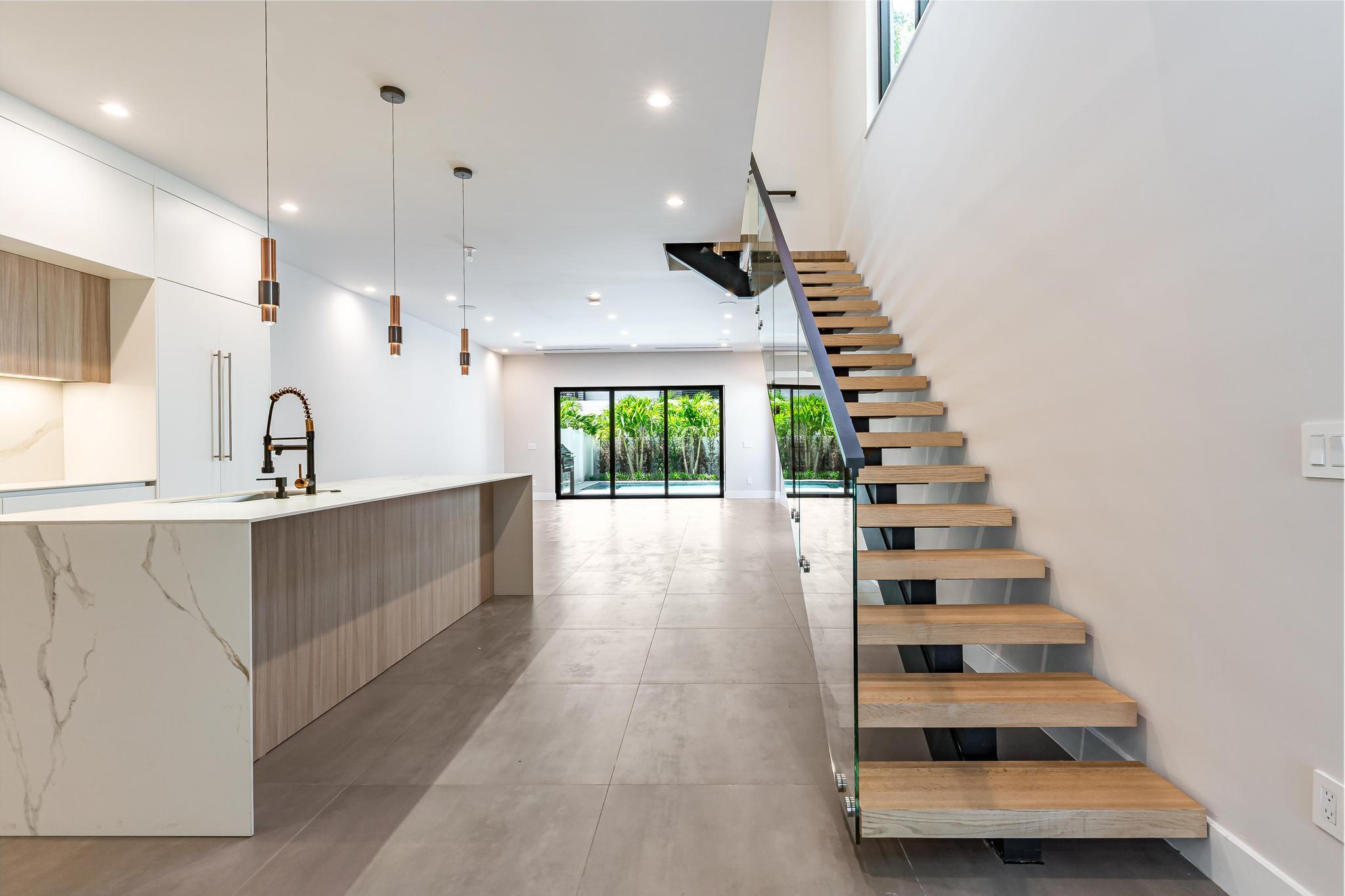 919 NE 17th Terrace A