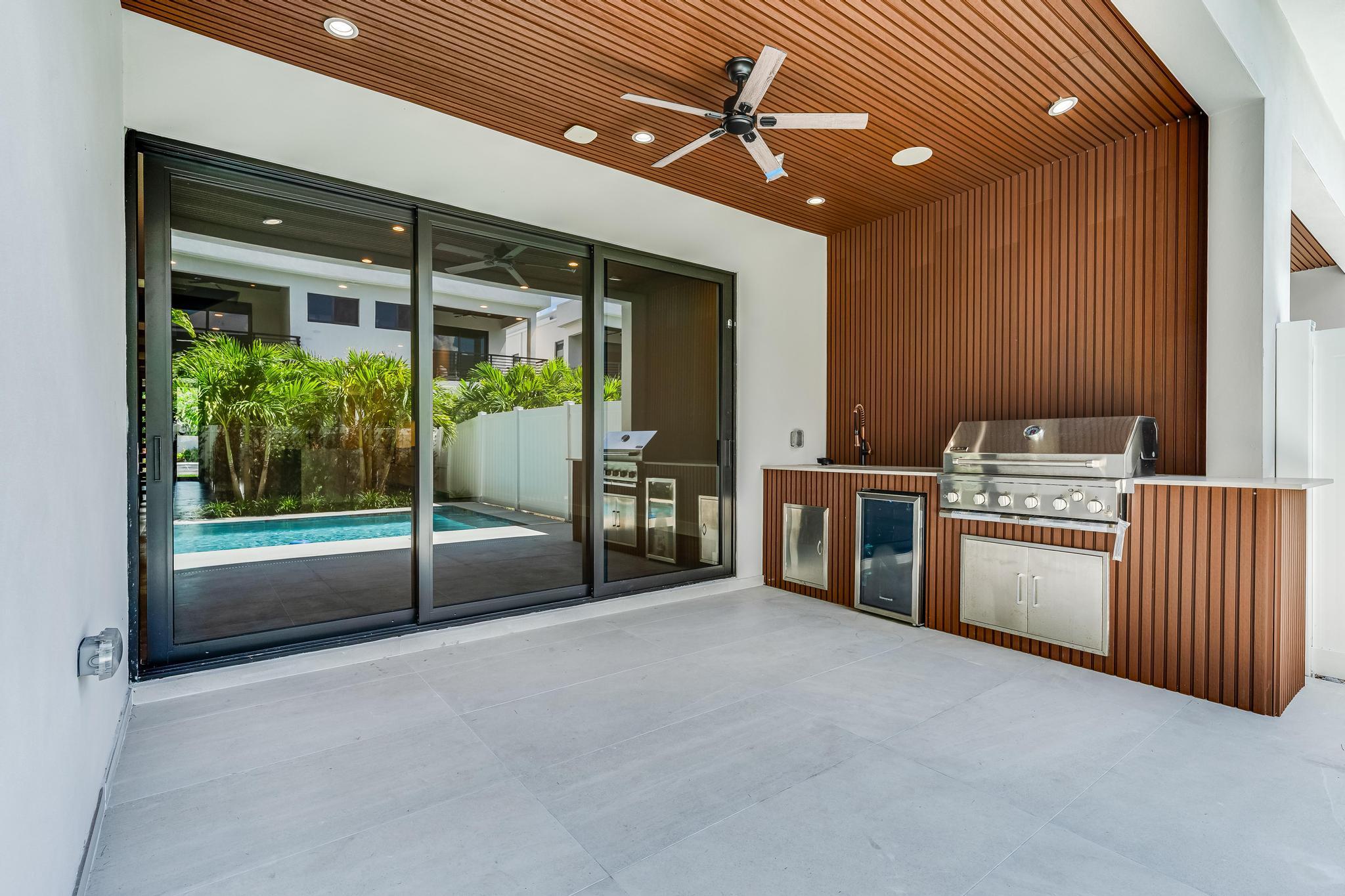 919 NE 17th Terrace A