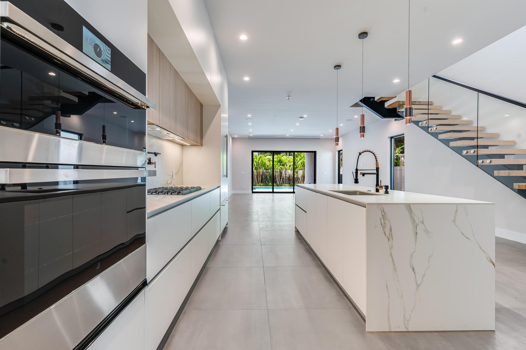 919 NE 17th Terrace A