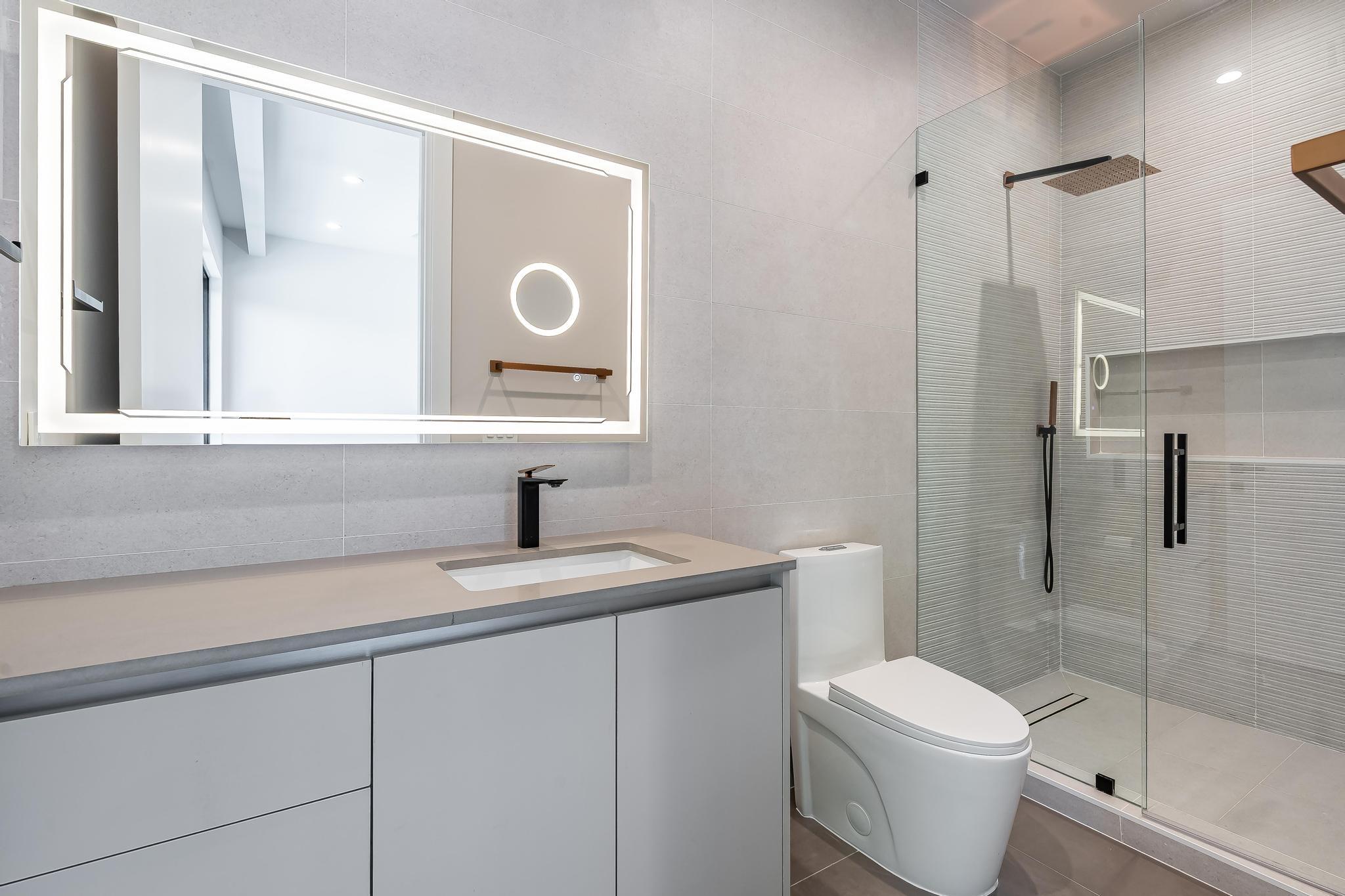 919 NE 17th Terrace A