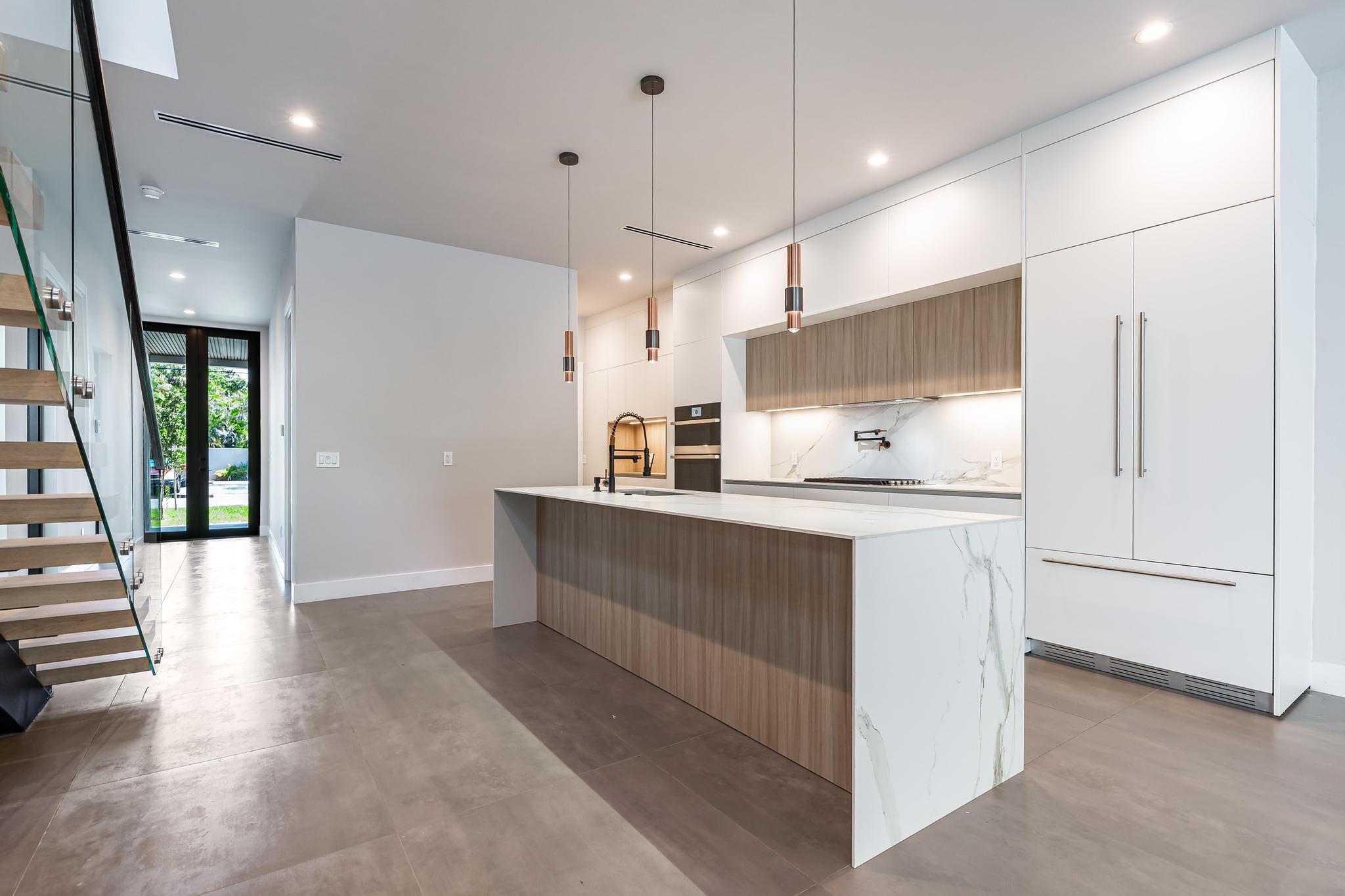 919 NE 17th Terrace A