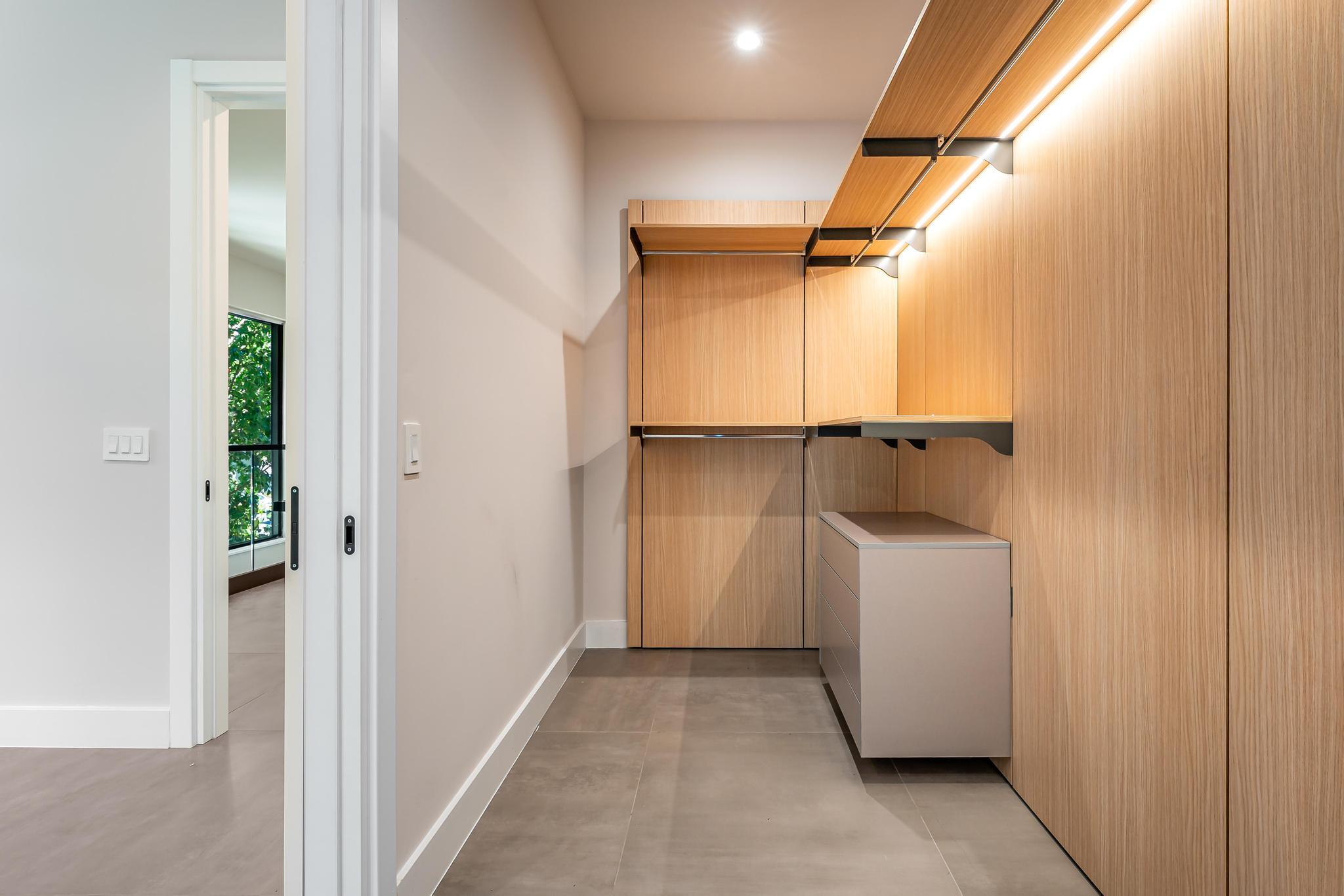 919 NE 17th Terrace A