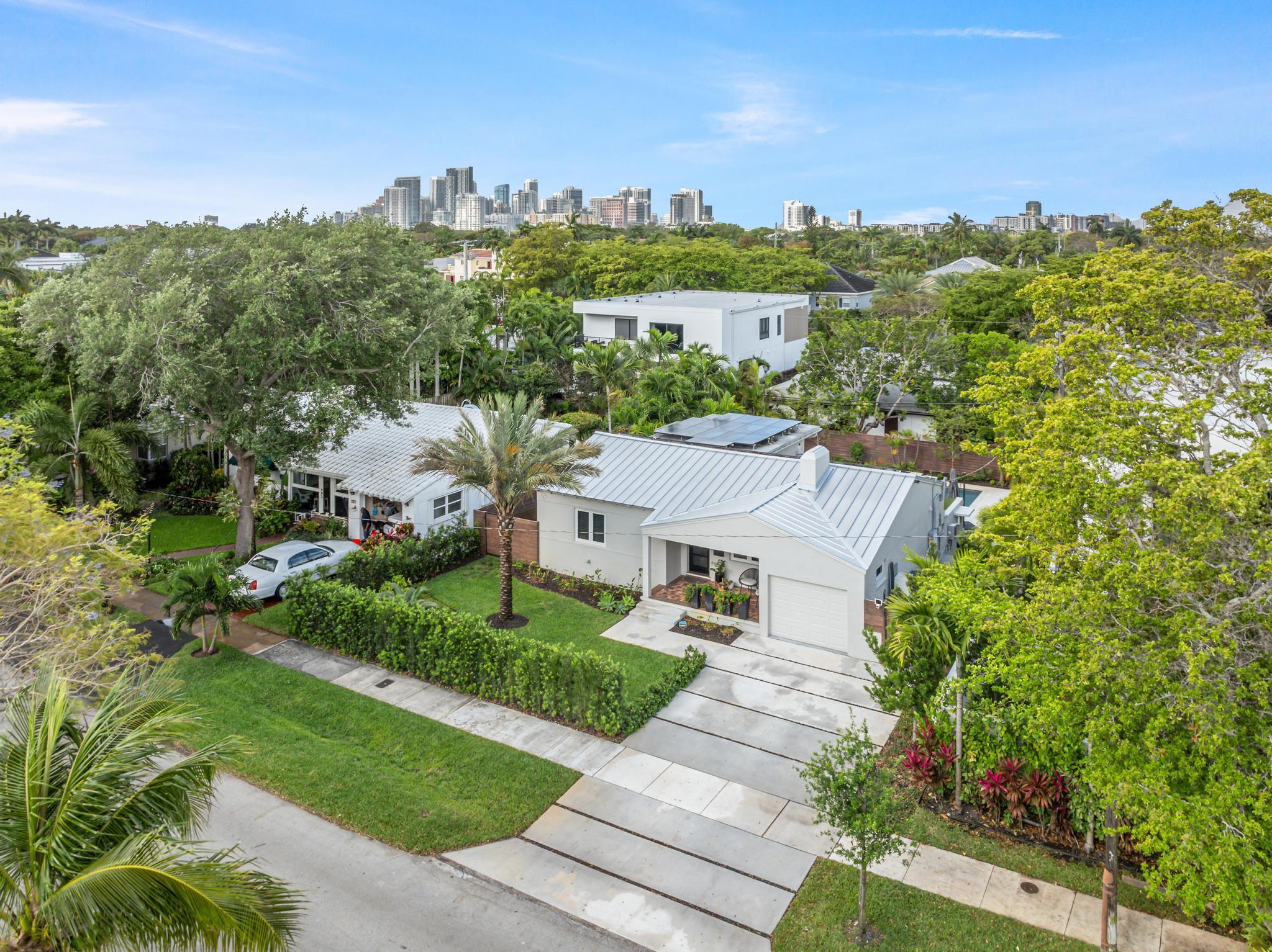 715 N Victoria Park Road