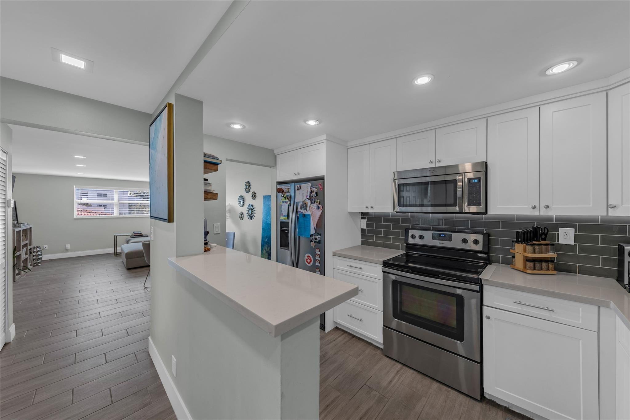 611 NE 14th Avenue 306