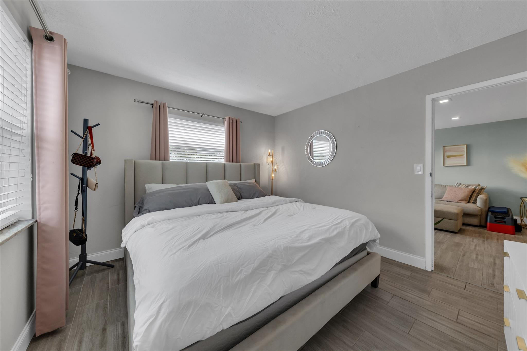 611 NE 14th Avenue 306