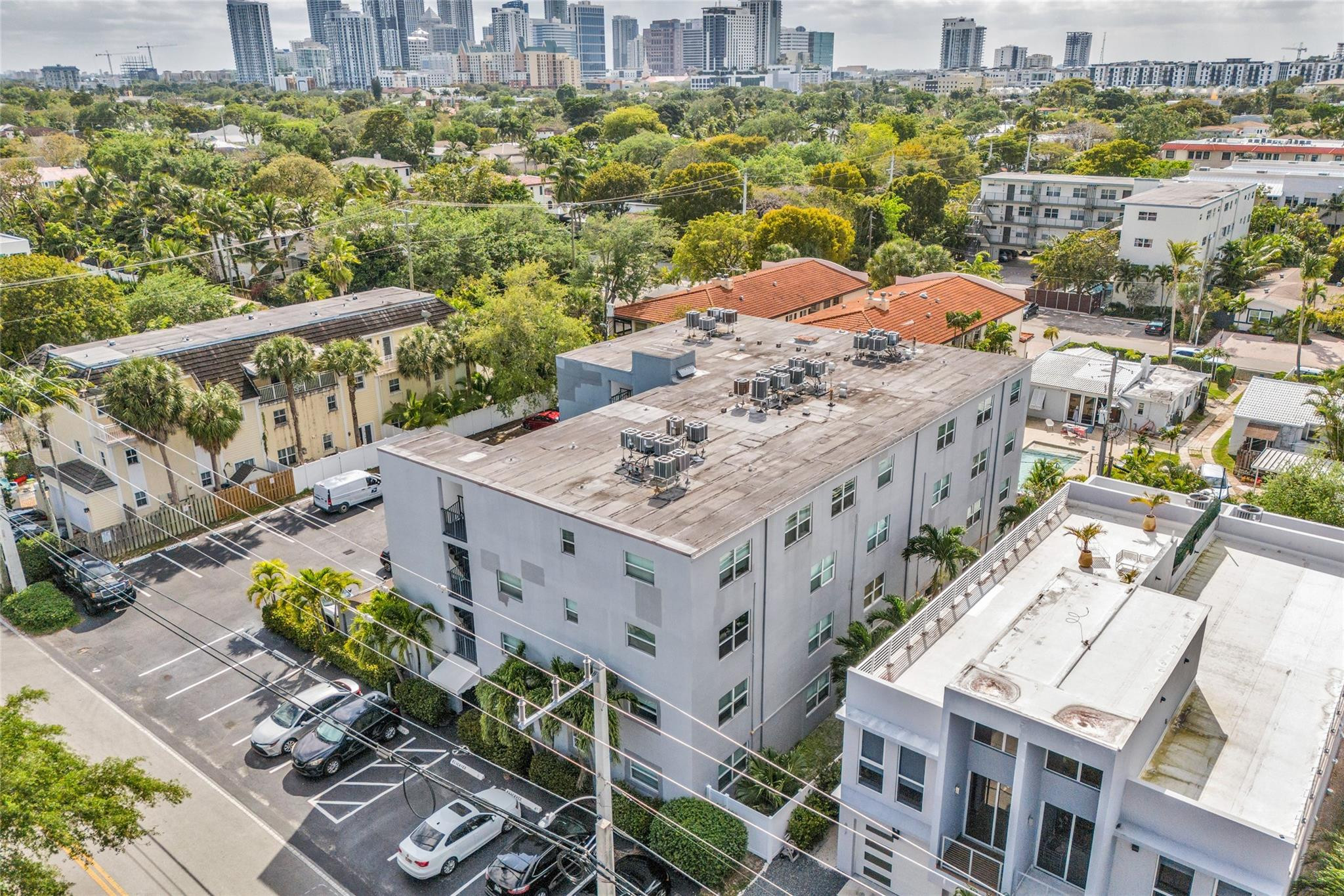 611 NE 14th Avenue 306