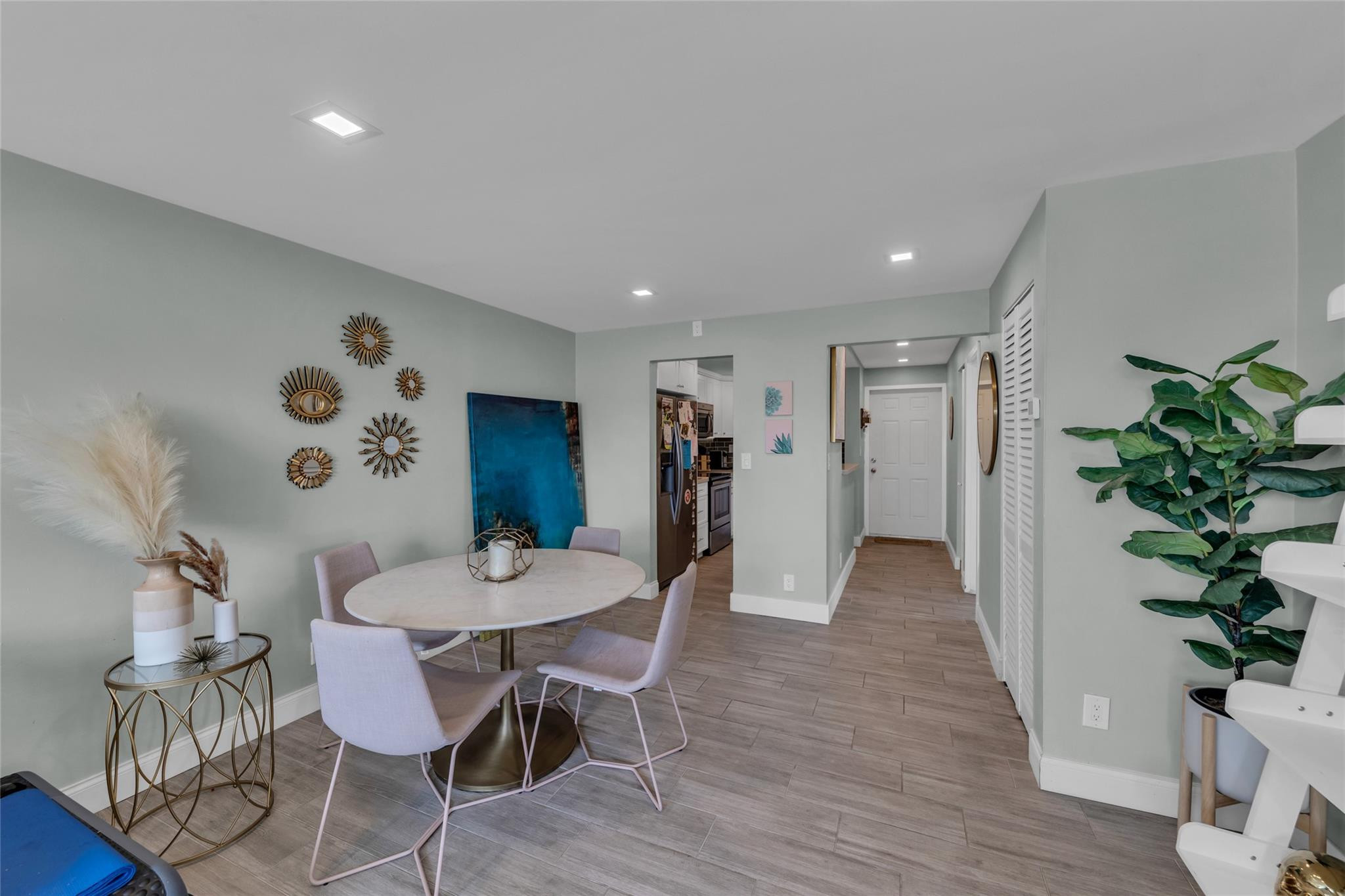 611 NE 14th Avenue 306