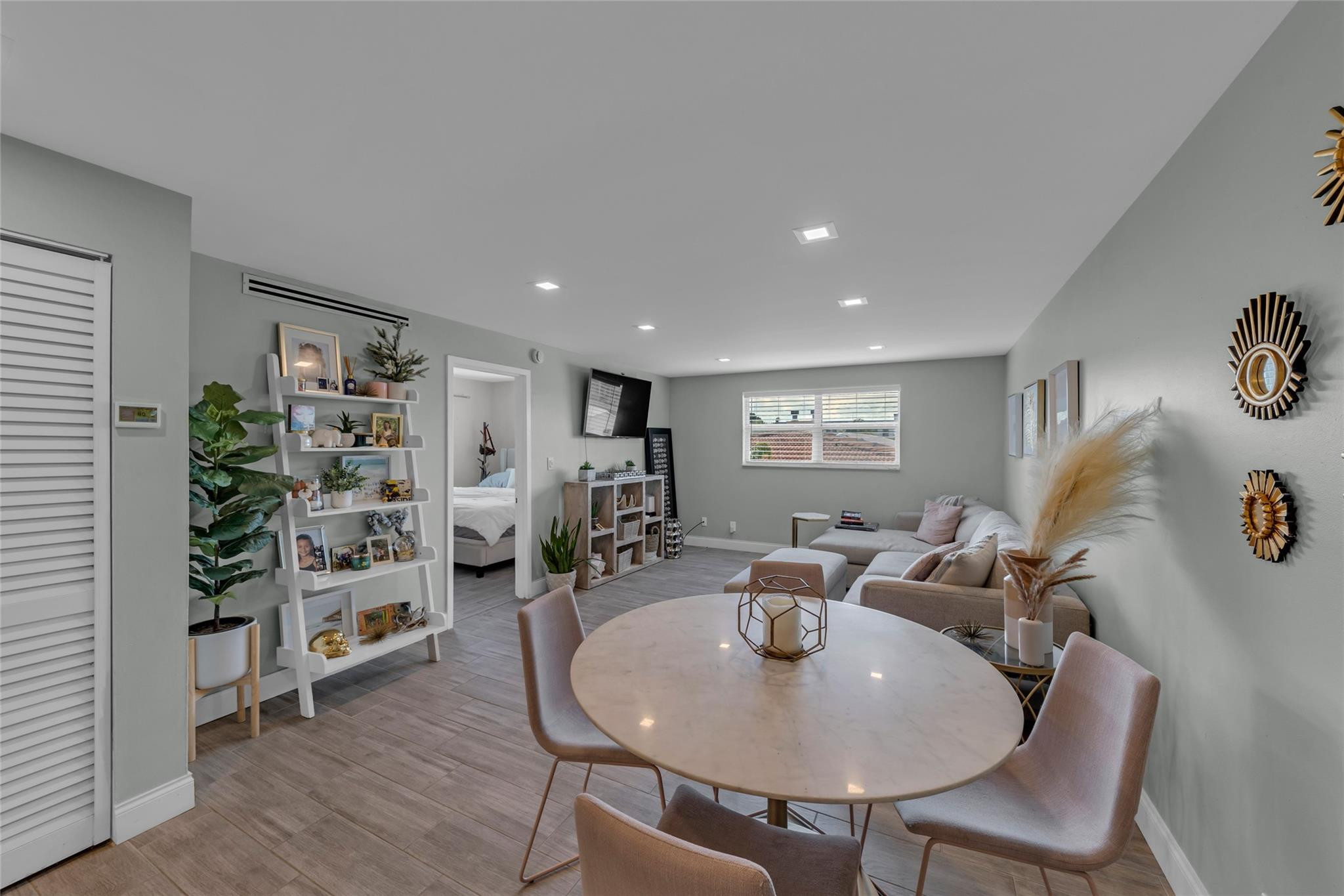 611 NE 14th Avenue 306