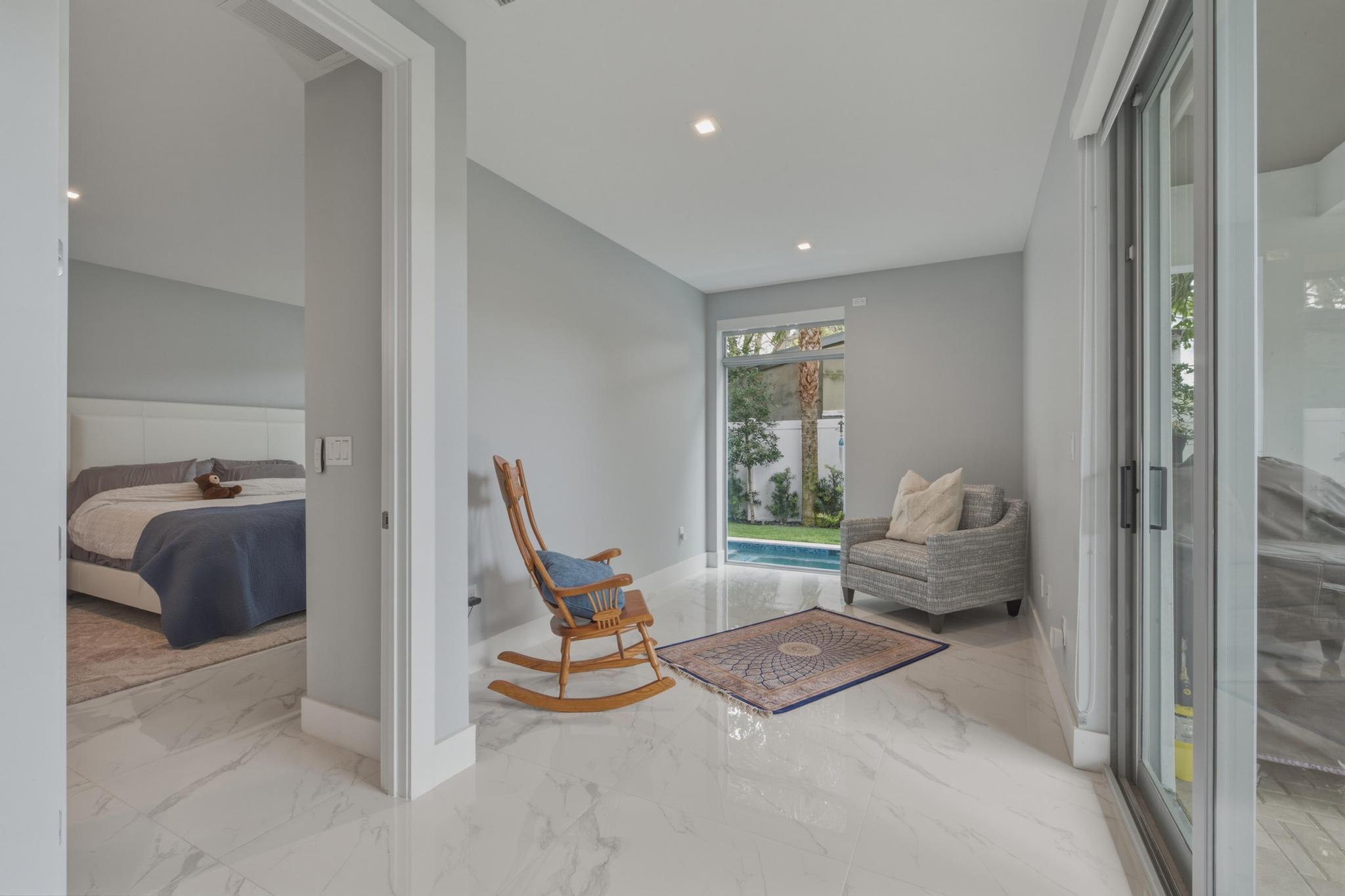 5 SE 11th Avenue