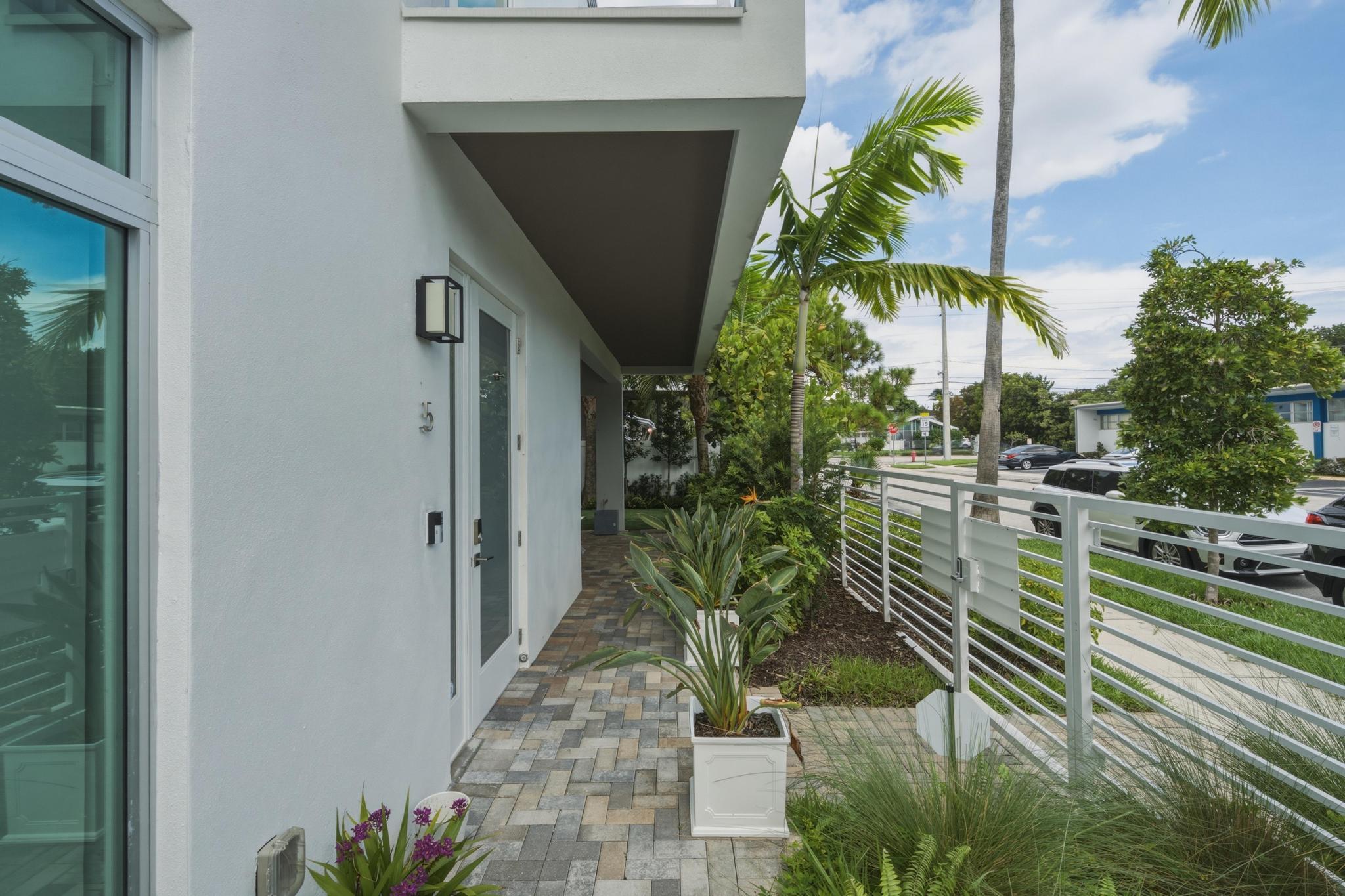 5 SE 11th Avenue