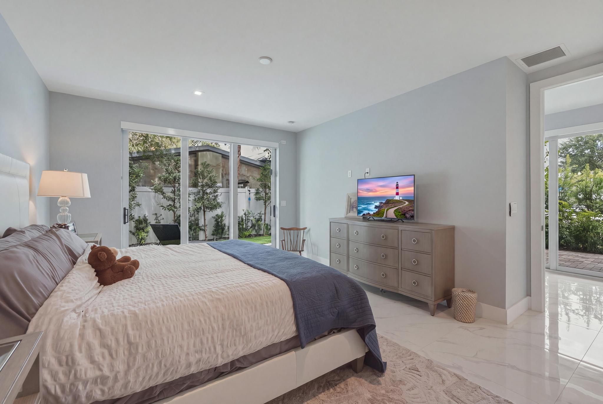 5 SE 11th Avenue