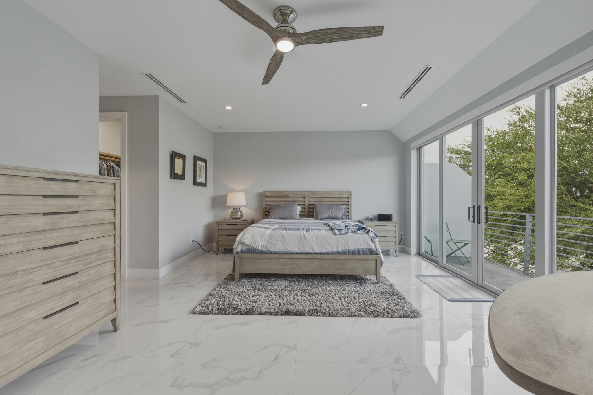 5 SE 11th Avenue