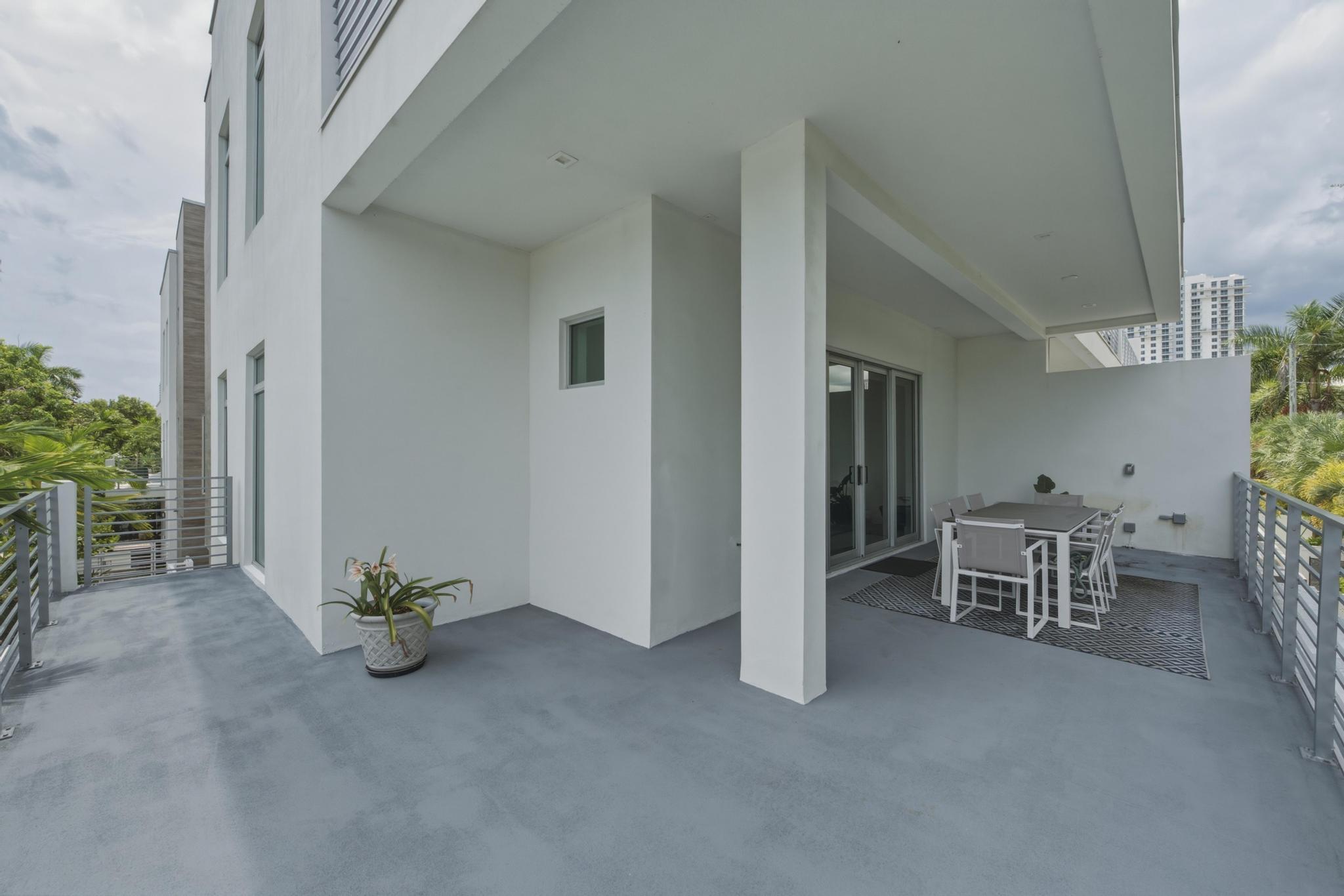 5 SE 11th Avenue