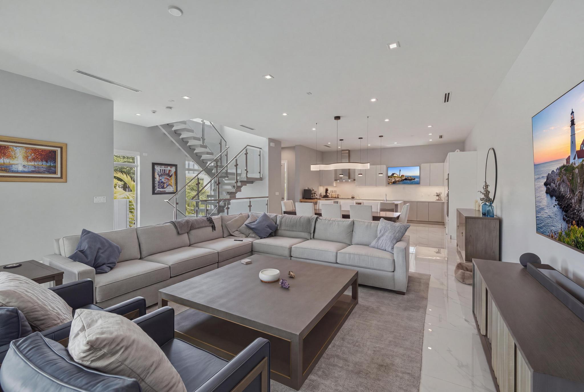 5 SE 11th Avenue