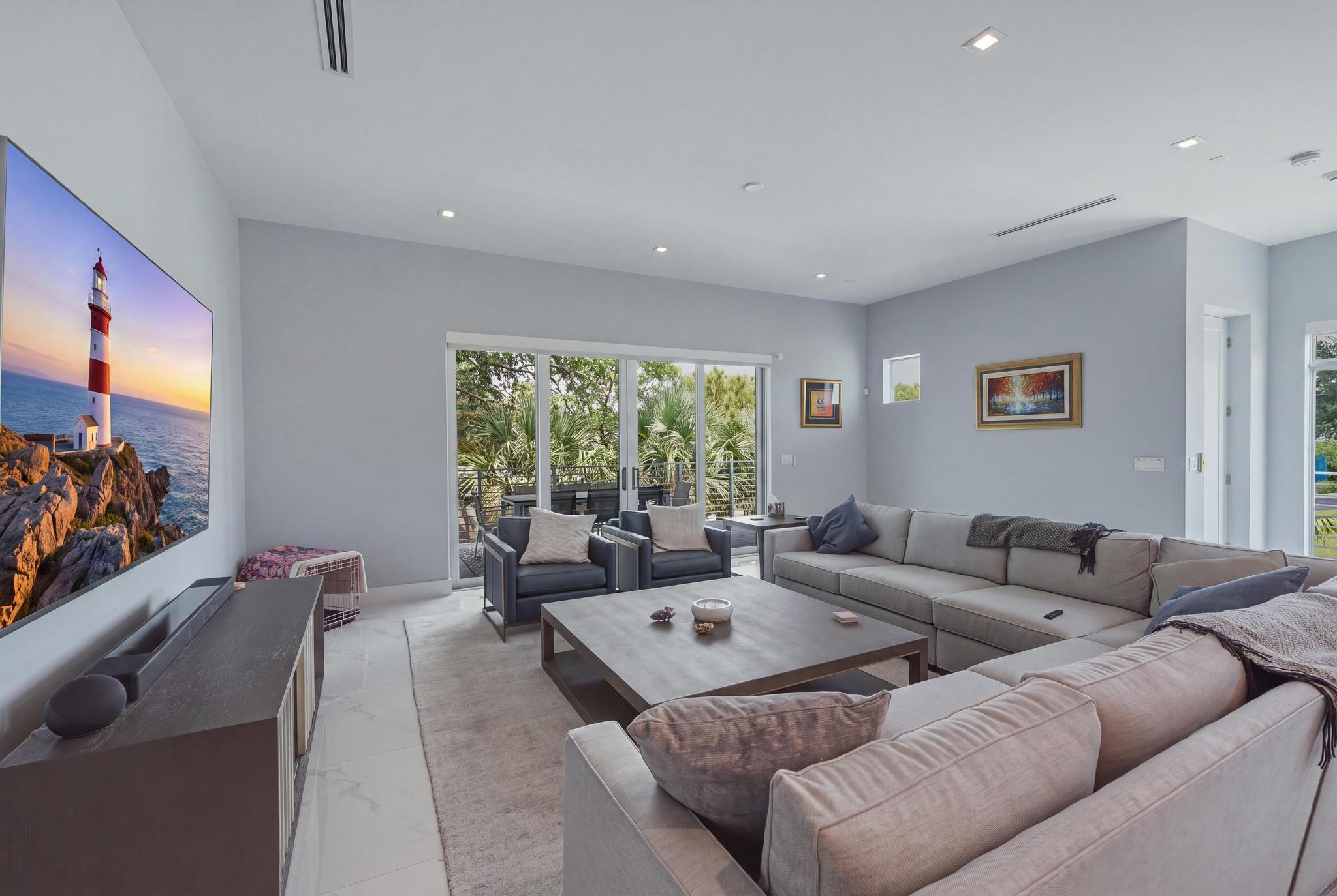 5 SE 11th Avenue