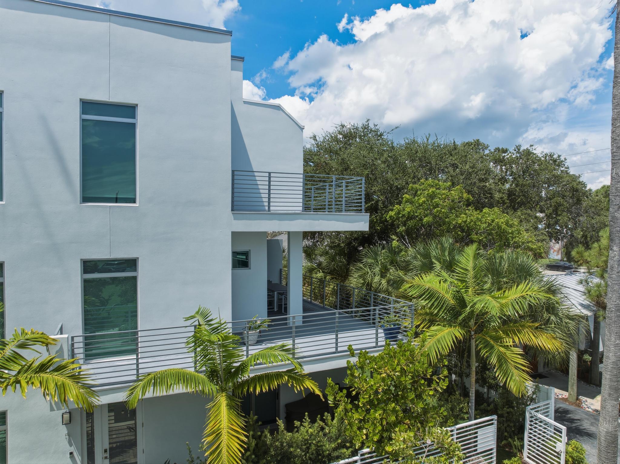 5 SE 11th Avenue