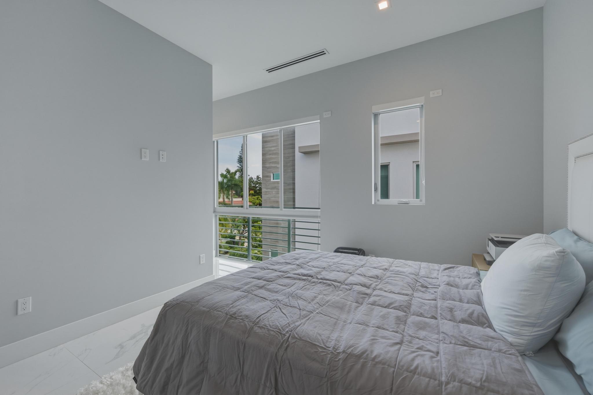 5 SE 11th Avenue