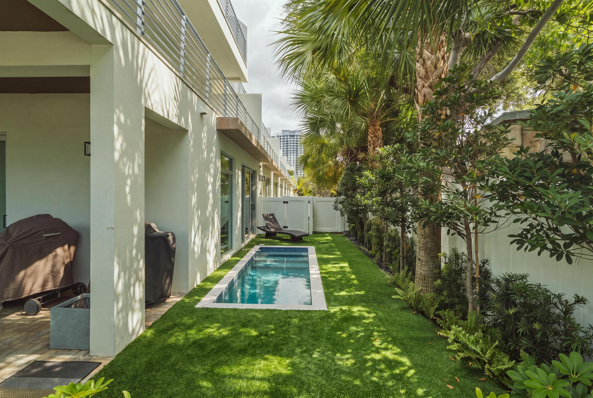 5 SE 11th Avenue