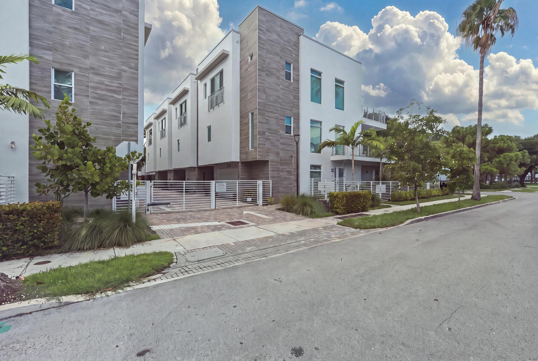5 SE 11th Avenue